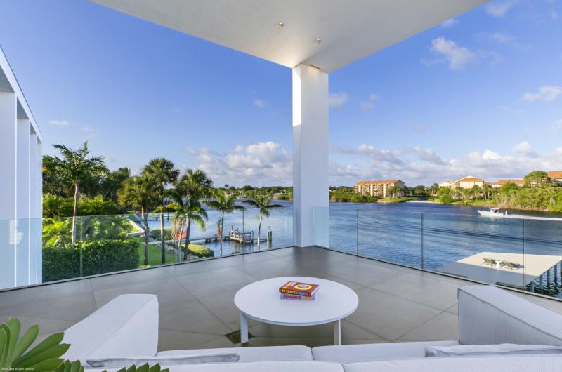  Single Family Homes Photo 30:  Palm Beach Gardens,  FL 33410