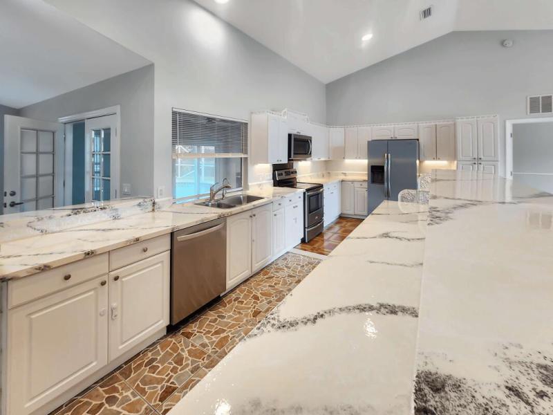  Single Family Homes Photo 10:  Port Saint Lucie,  FL 34953