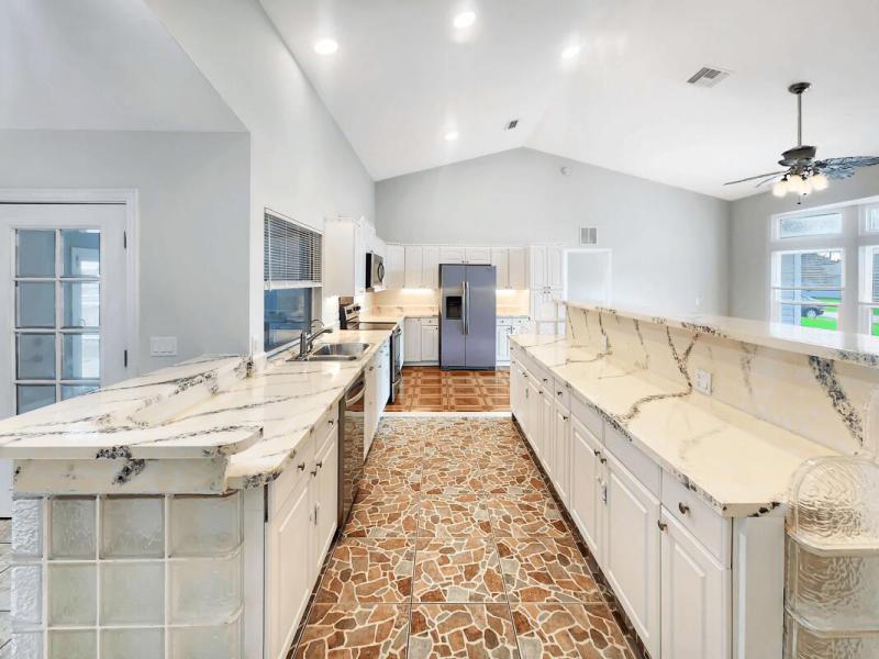  Single Family Homes Photo 11:  Port Saint Lucie,  FL 34953