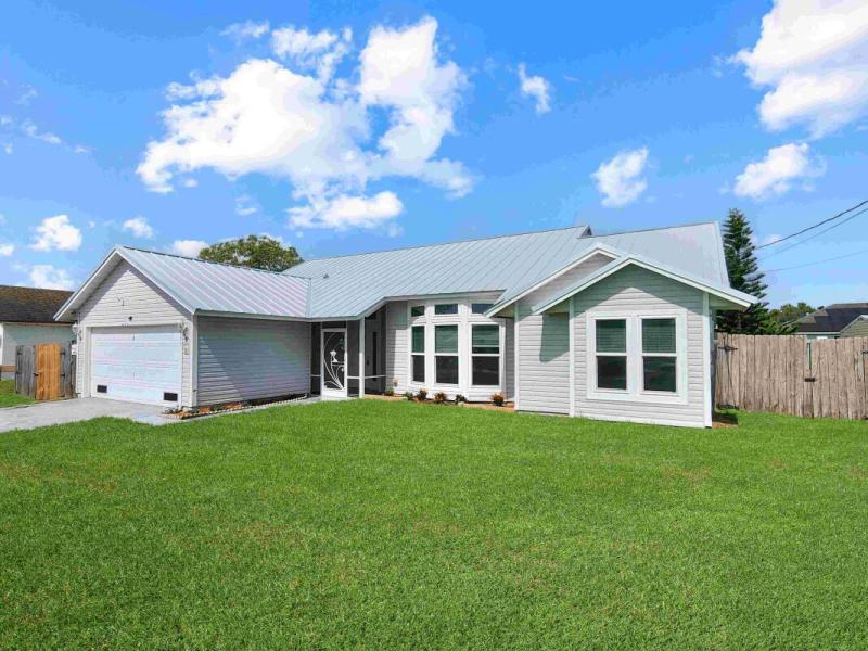  Single Family Homes Photo 2:  Port Saint Lucie,  FL 34953