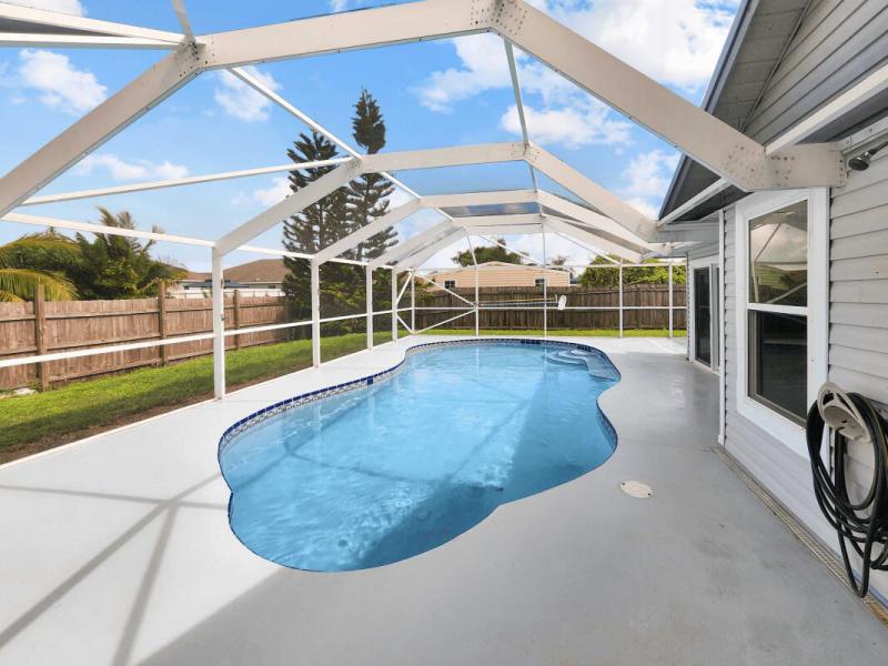  Single Family Homes Photo 24:  Port Saint Lucie,  FL 34953