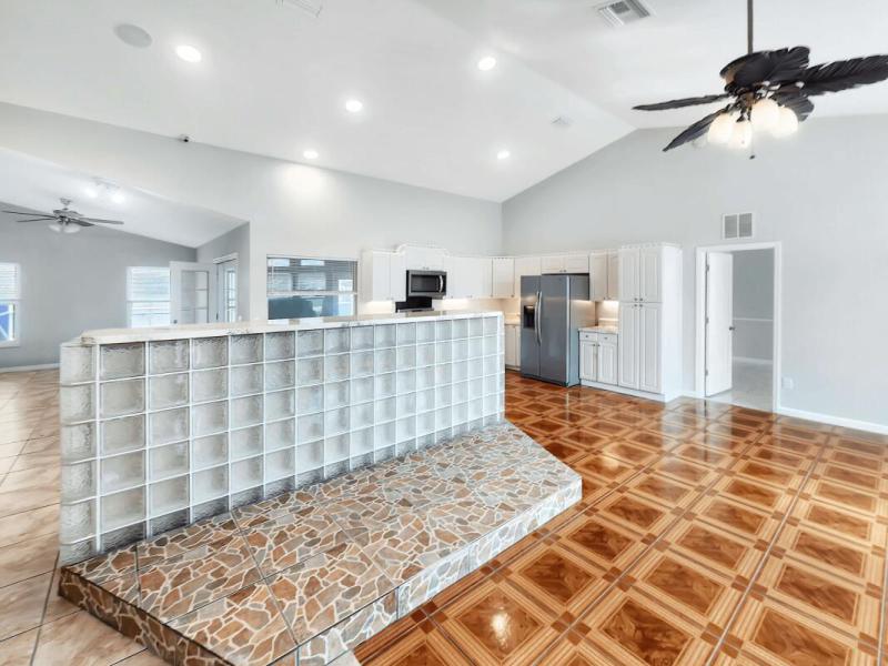  Single Family Homes Photo 6:  Port Saint Lucie,  FL 34953