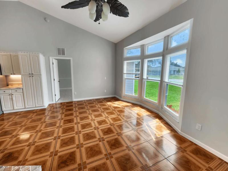  Single Family Homes Photo 8:  Port Saint Lucie,  FL 34953