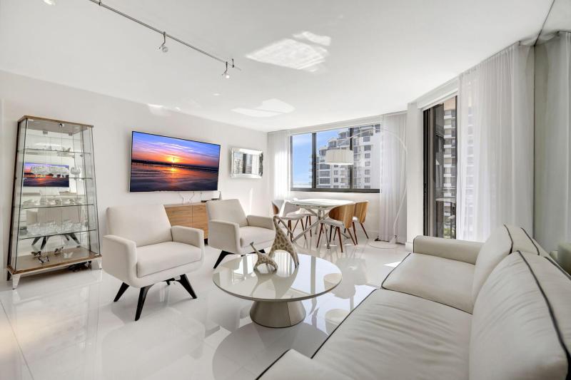  Condo & Townhome Photos