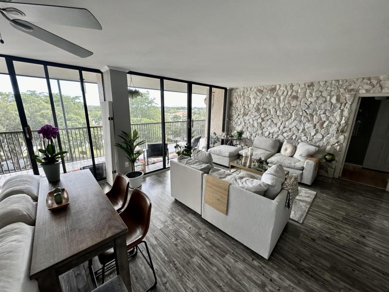  Condo & Townhome Photos