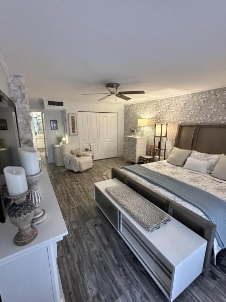  Condo & Townhome Photos