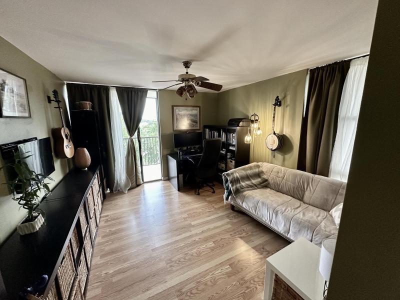  Condo & Townhome Photos