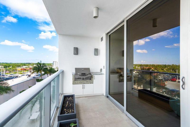  Condo & Townhome Photos