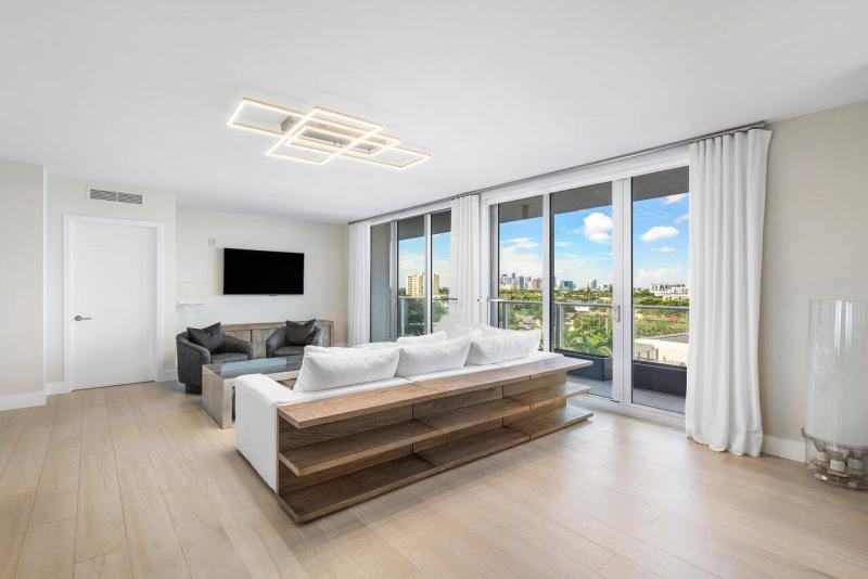  Condo & Townhome Photos