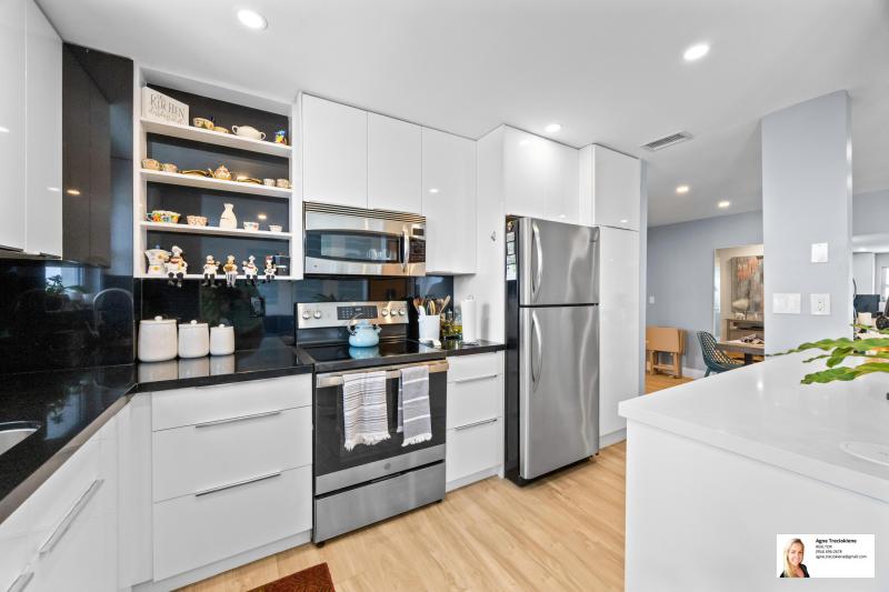  Condo & Townhome Photos