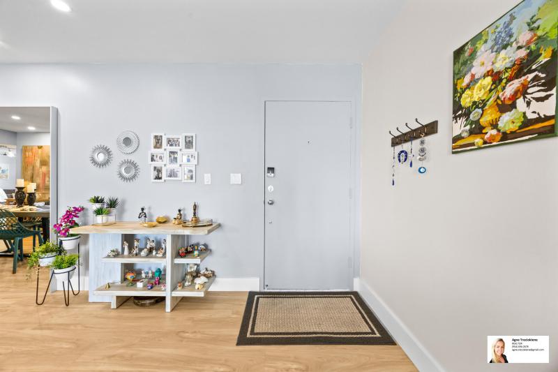  Condo & Townhome Photos