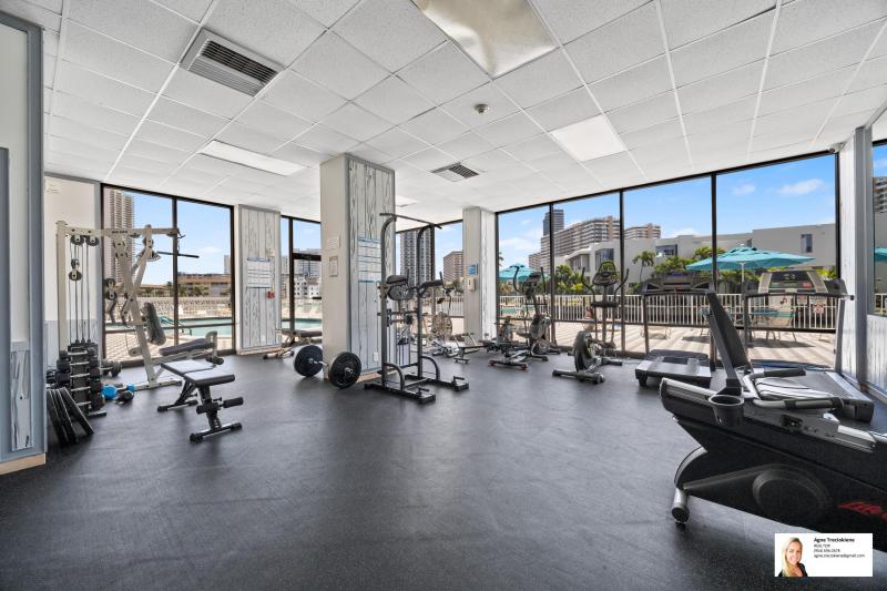  Condo & Townhome Photos