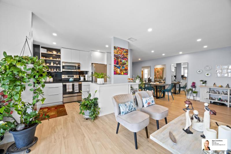  Condo & Townhome Photos