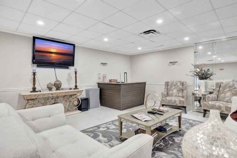  Condo & Townhome Photos