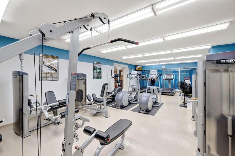  Condo & Townhome Photos