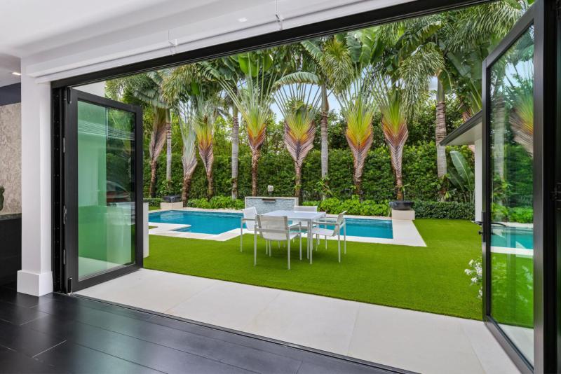  Single Family Homes Photo 15:  Palm Beach,  FL 33480