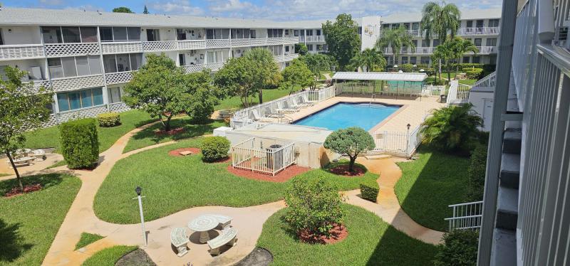  Condo & Townhome Photos