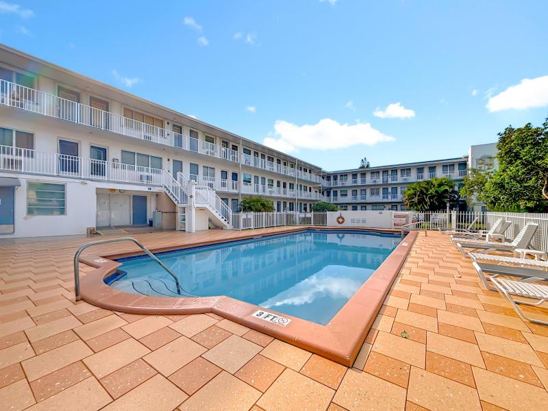  Condo & Townhome Photos