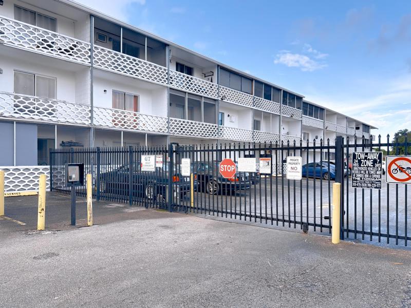  Condo & Townhome Photos