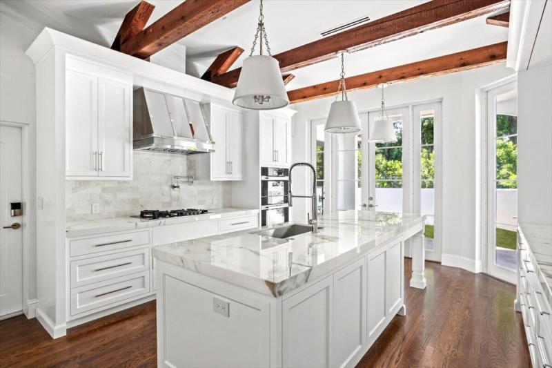  Single Family Homes Photo 10:  Palm Beach,  FL 33480