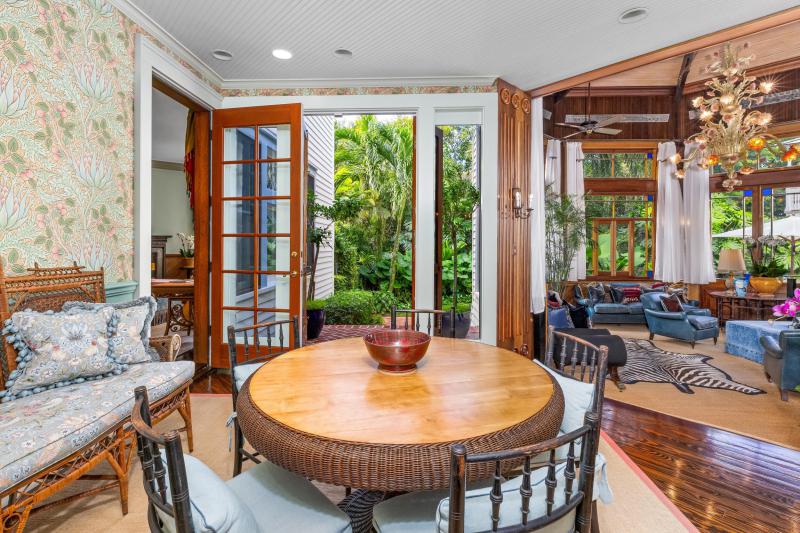 Single Family Homes Photo 13:  Palm Beach,  FL 33480