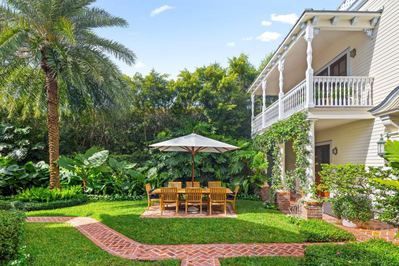  Single Family Homes Photo 22:  Palm Beach,  FL 33480