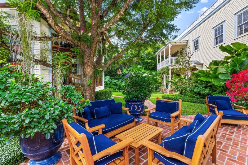  Single Family Homes Photo 23:  Palm Beach,  FL 33480
