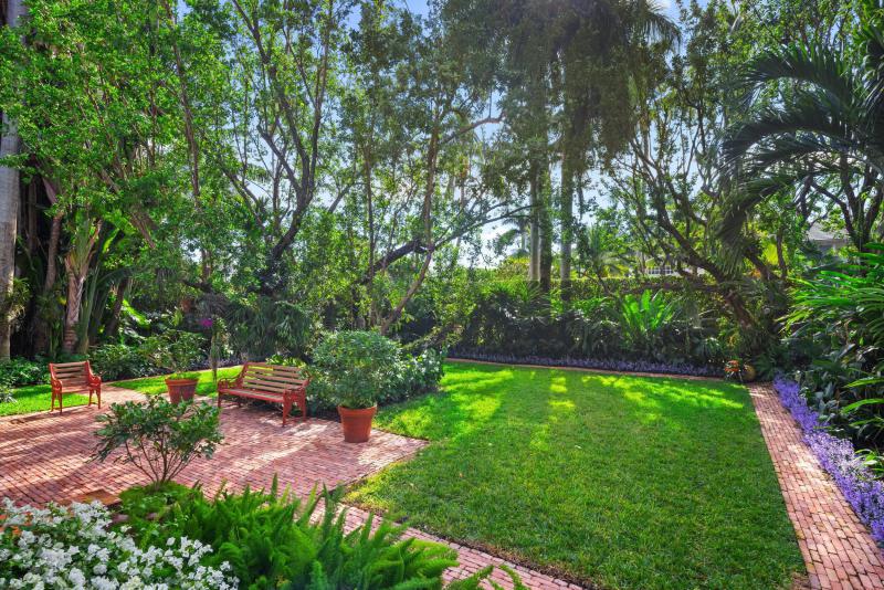  Single Family Homes Photo 30:  Palm Beach,  FL 33480