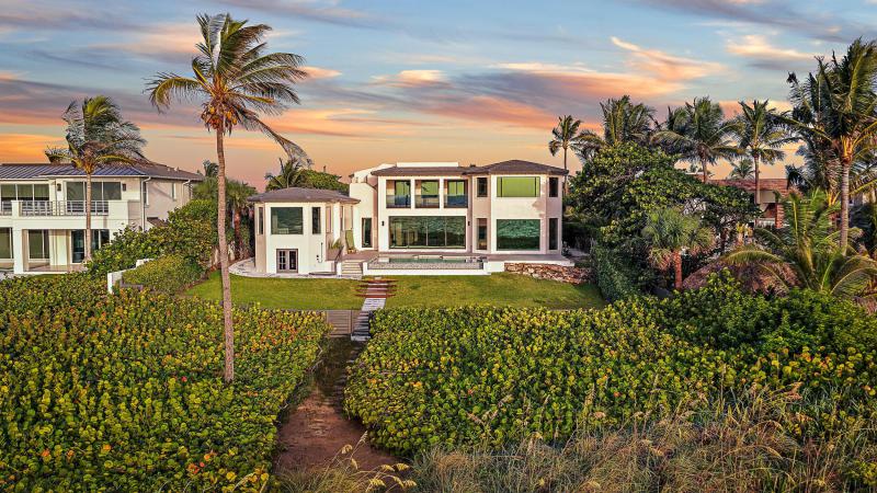  Single Family Homes Photo 3:  Jupiter Inlet Colony,  FL 33469