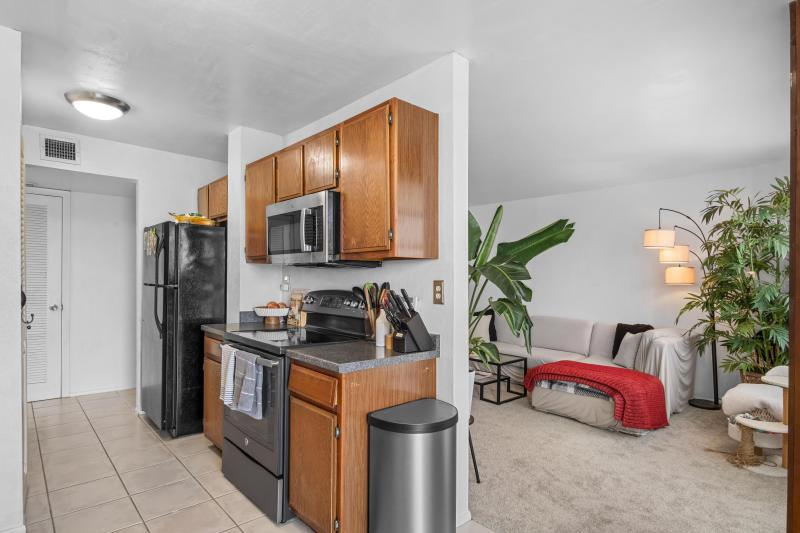  Condo & Townhome Photos