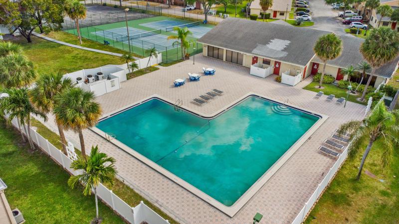  Condo & Townhome Photos