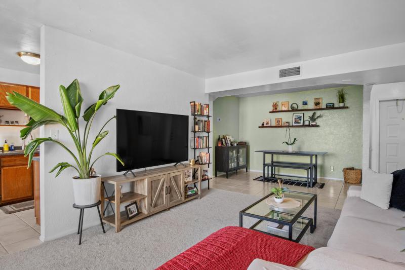  Condo & Townhome Photos