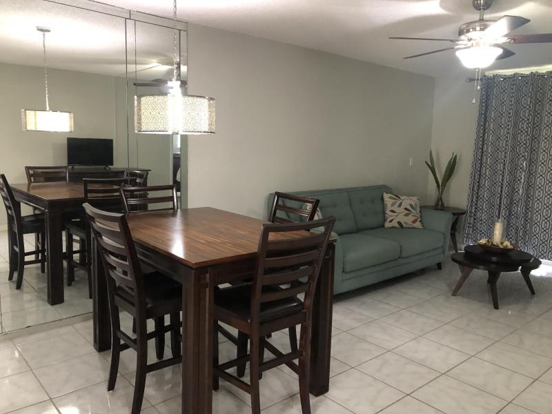  Condo & Townhome Photos