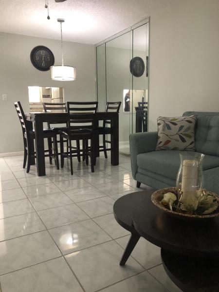  Condo & Townhome Photos