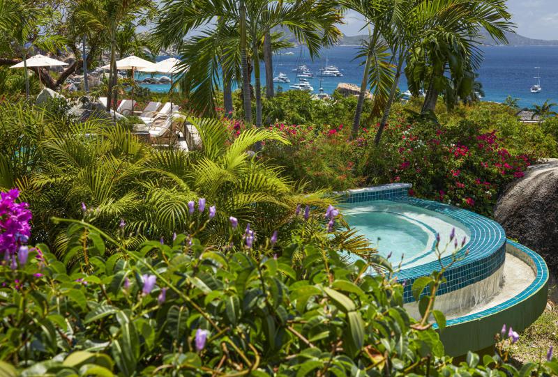  Single Family Homes Photo 18:  Out of Country,  Out of Country 00000