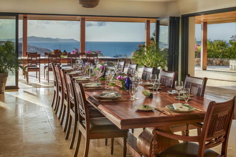  Single Family Homes Photo 3:  Out of Country,  Out of Country 00000