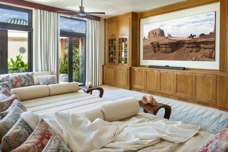  Single Family Homes Photo 5:  Out of Country,  Out of Country 00000