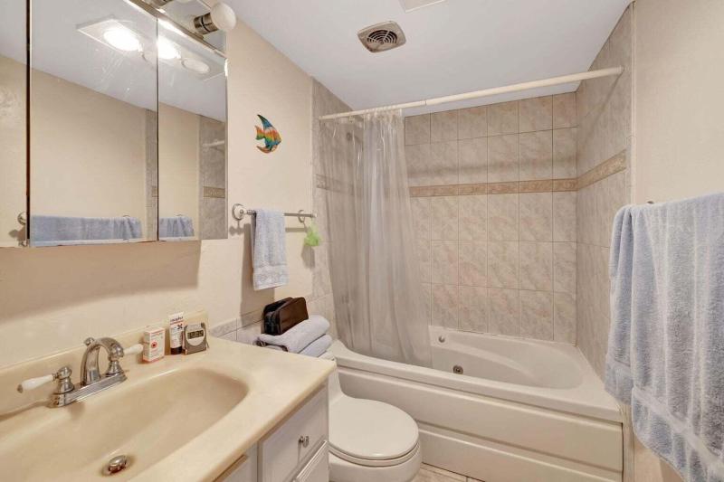  Condo & Townhome Photos