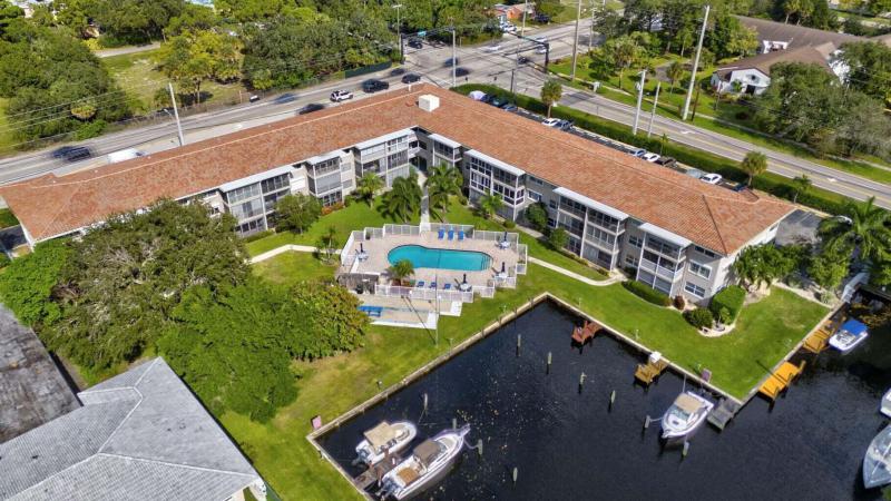  Condo & Townhome Photos