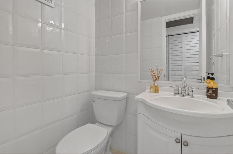  Condo & Townhome Photos