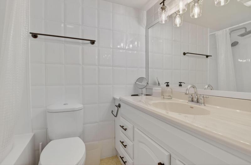  Condo & Townhome Photos