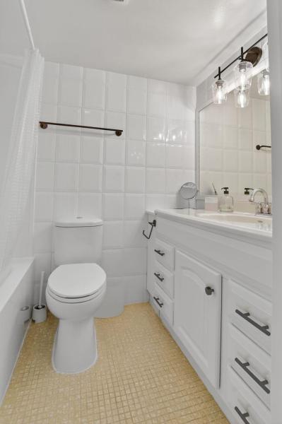  Condo & Townhome Photos