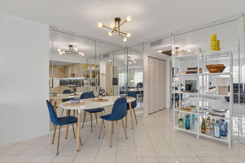  Condo & Townhome Photos