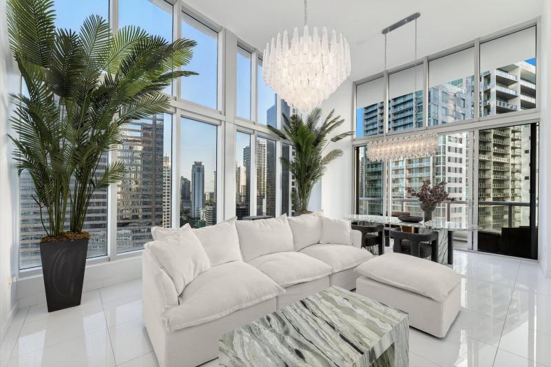  Condo & Townhome Photos