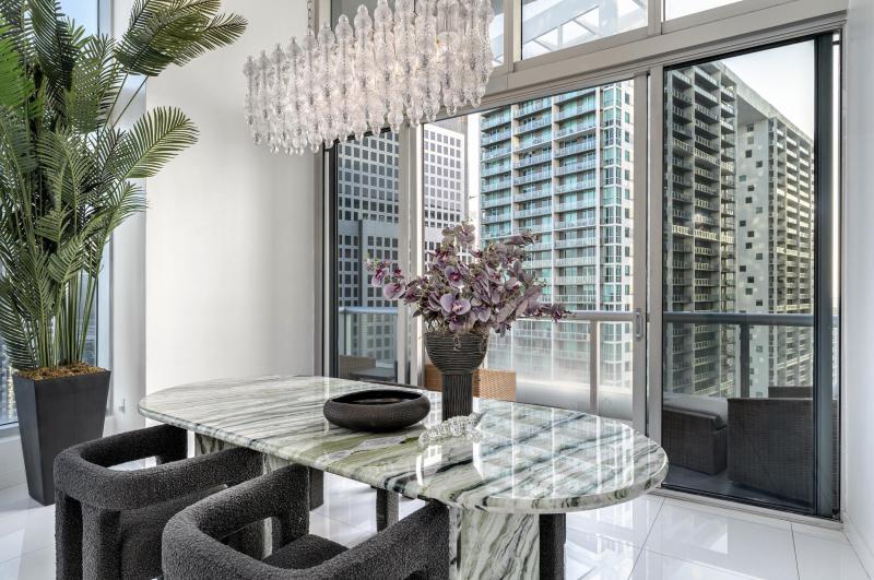  Condo & Townhome Photos