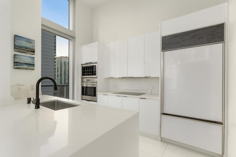  Condo & Townhome Photos