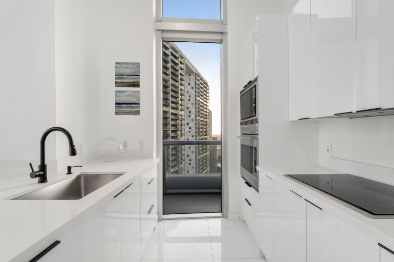  Condo & Townhome Photos
