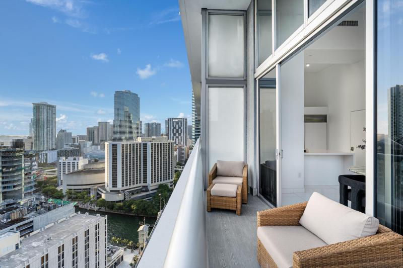  Condo & Townhome Photos