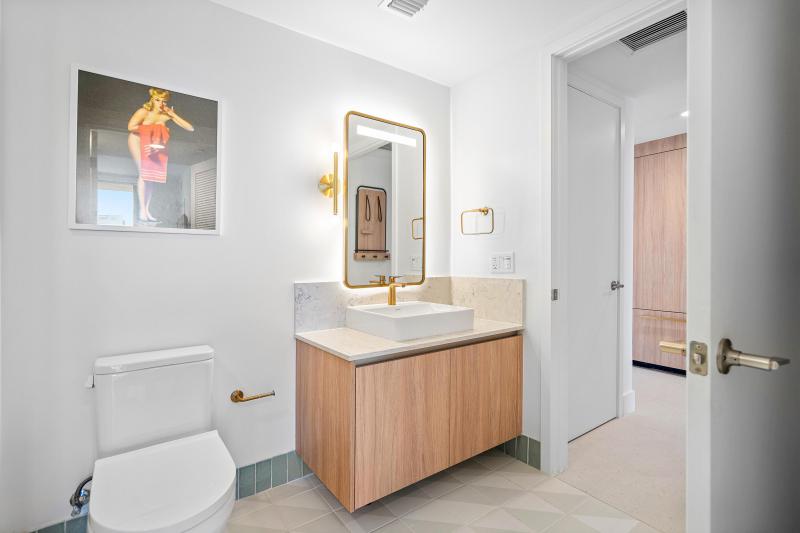  Condo & Townhome Photos