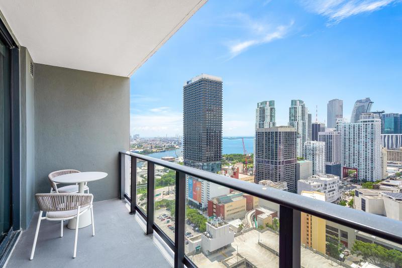  Condo & Townhome Photos